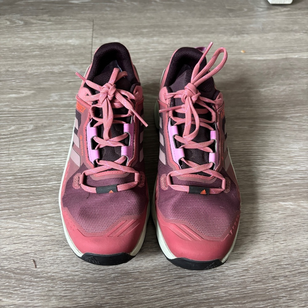 adidas Women's TERREX Gore-TEX hiking sneaker, water-resistant WORN ONLY ONCE